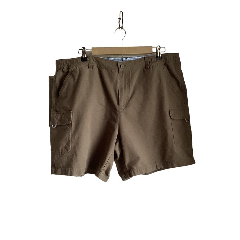 Columbia Women’s Green Cargo Khaki Shorts.  Size 1X